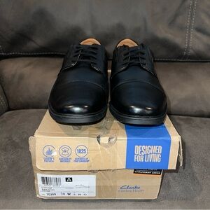 Clarks collection Men's 10 wide Tilden caps Black Leather Shoes